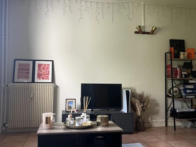 Appartement de type studio proche isat