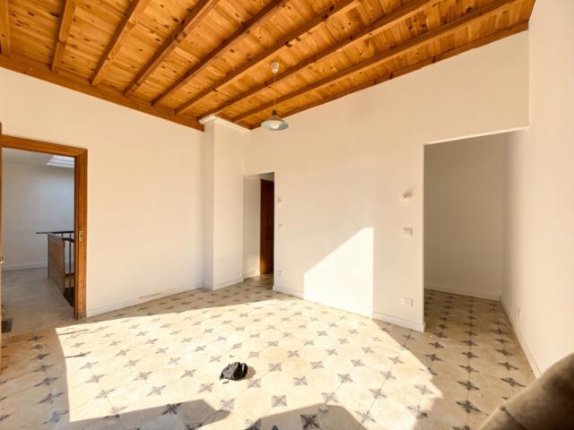 APPARTEMENT DE TYPE T5 coeur de sommieres