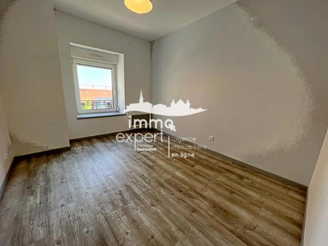 À LOUER Appartement rénové Centre de Mirecourt Rue Thie