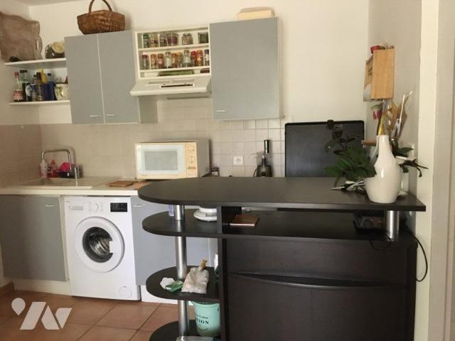 Appartement de type T2 2éme étage de 40 m² dans résidence avec place de parking. Balcon 6m²