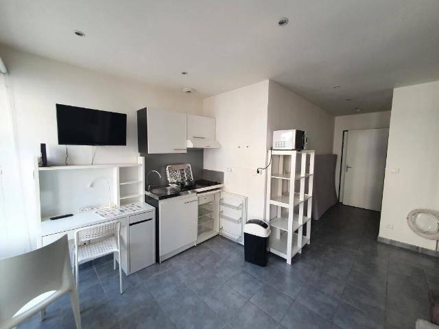 APPARTEMENT DE TYPE 1 MEUBLE