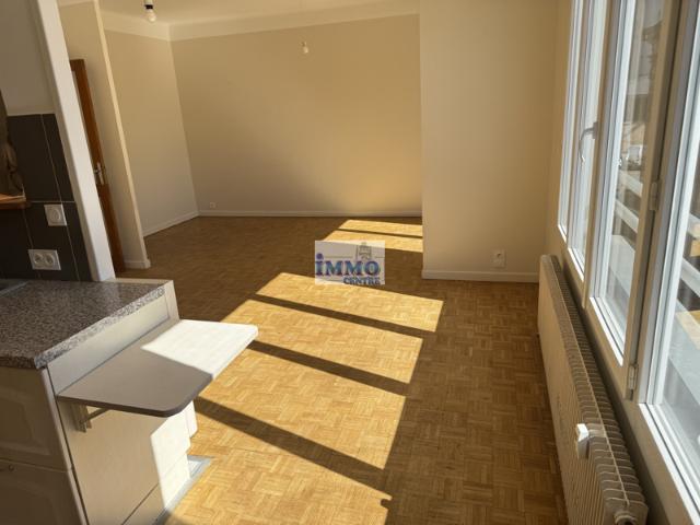 Appartement de type 3 transformé en type 2, ascenseur, cave