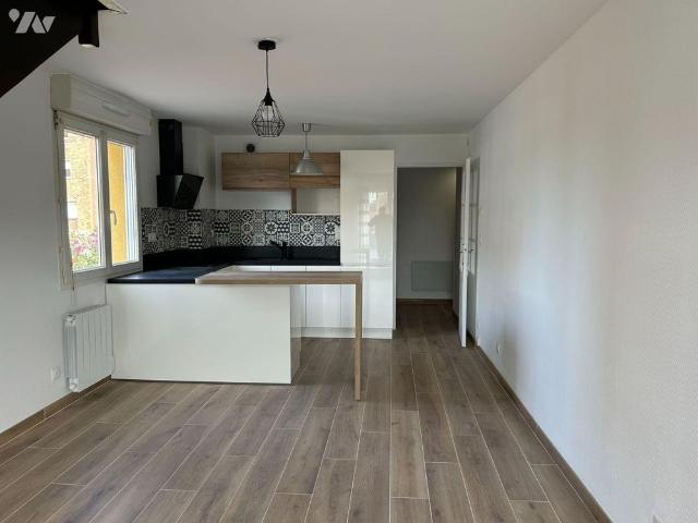 Appartement de type 2 en duplex situé à proximité de la Gare Appartement de 50 m² loi carrez.