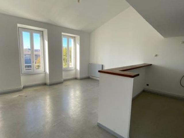 Appartement de type 2 en zone piétonne Nos biens à la location Je veux l