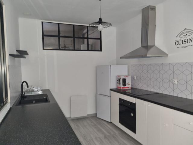 Appartement de Type 2 Meublé 50m² Climatisé avec Véranda FLASSANS SUR ISSOLE
