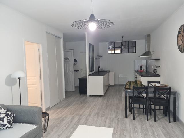 Appartement de Type 2 Meublé 50m² Climatisé avec Véranda FLASSANS SUR ISSOLE