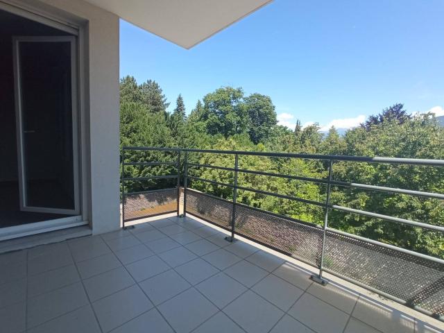 Appartement de type 2 pièces plus cuisine