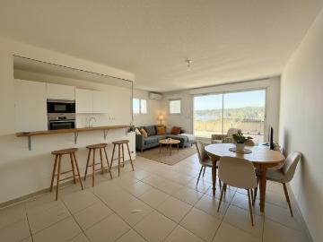 Appartement de type 3 avec vue sur l'étang et garage