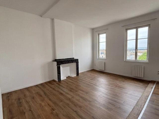 APPARTEMENT DE TYPE 3 DANS LE CENTRE DE CASTELNAUDARY LIBRE