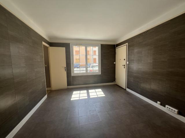 Appartement de type 3 de 44m2, en résidence sécurisée avec loggia et stationnement colllectif