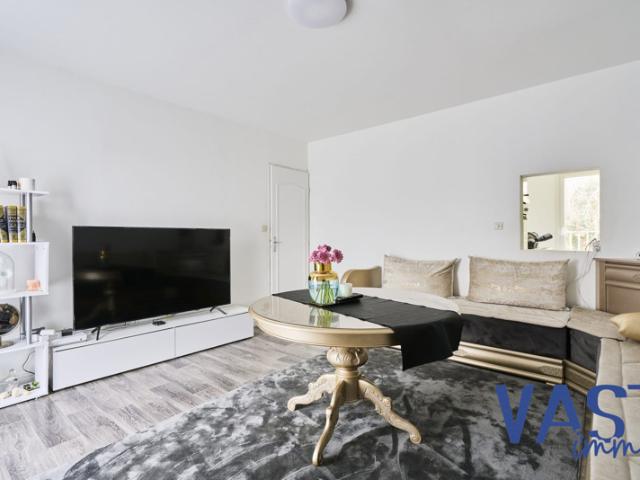Appartement de type 3, entièrement rénové avec 2 places de pa