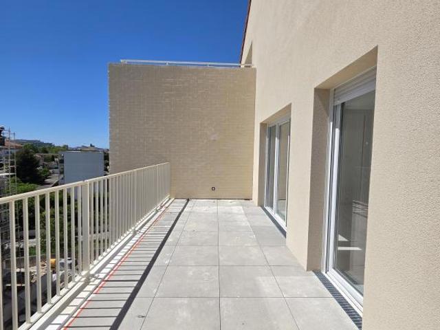 Appartement de type 3 en dernier étage avec 15m² de terrasse + parking