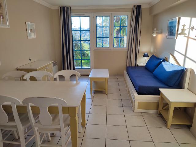 APPARTEMENT DE TYPE 3 SUR LE GOLF DE BOULRGENAY