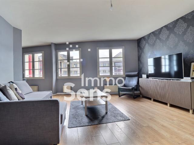 Appartement de type 3 possibilité T4 de 76m2 avec place de parking VIEUX LILLE PLACE DU CONCERT
