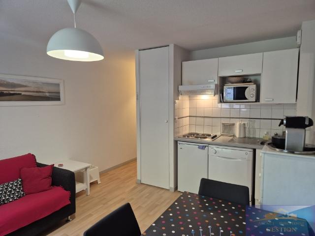 APPARTEMENT DE TYPE 3 / PARKING COUVERT / LOCAL PRIVATIF