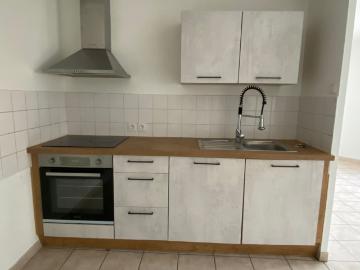 APPARTEMENT DE TYPE 3 + PARKING + GARAGE A TOURNON