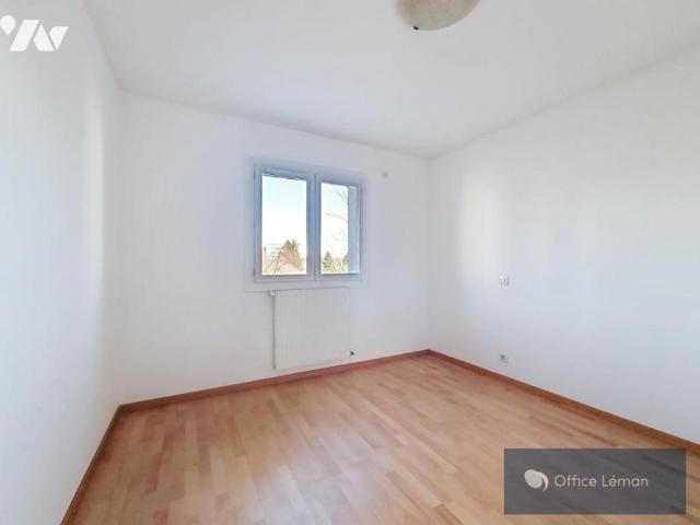 Appartement de type 4 dans résidence récente