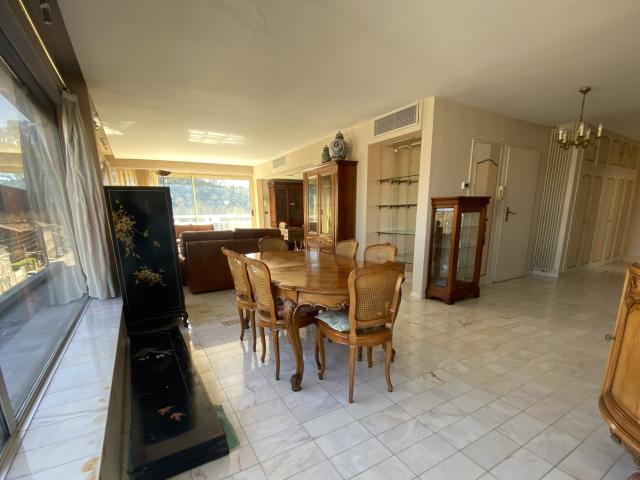 Appartement de type 4, dernier étage, grande terrasse avec vue panoramique