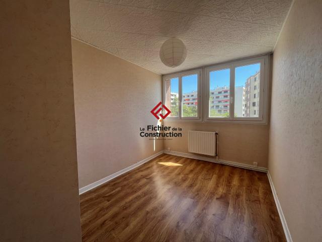 Appartement de type 4P+C