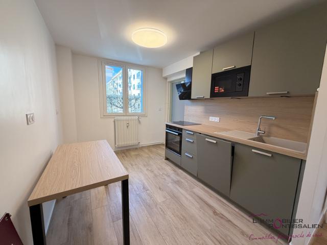 APPARTEMENT DE TYPE 5 REFAIT A NEUF GARAGE CAVE
