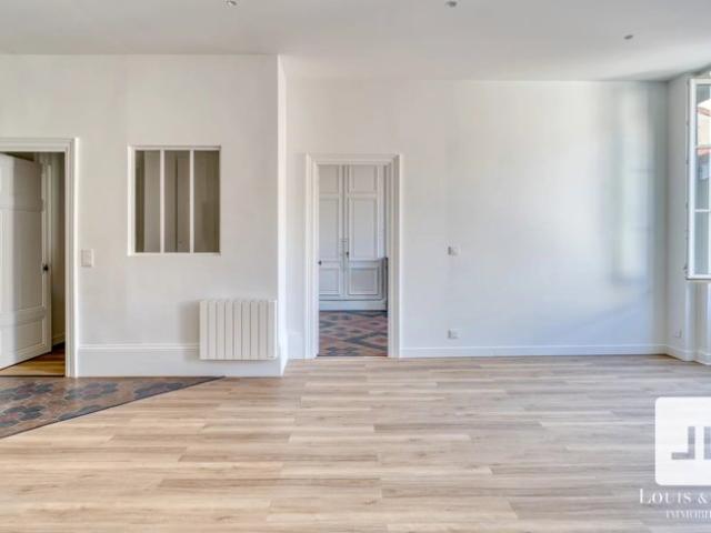 Appartement de caractère – 86 m² – Emplacement premium Rue Nationale à Villefranche sur Saône