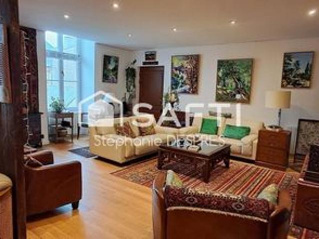 APPARTEMENT DE CARACTERE A 5 minutes à pieds du centre ville