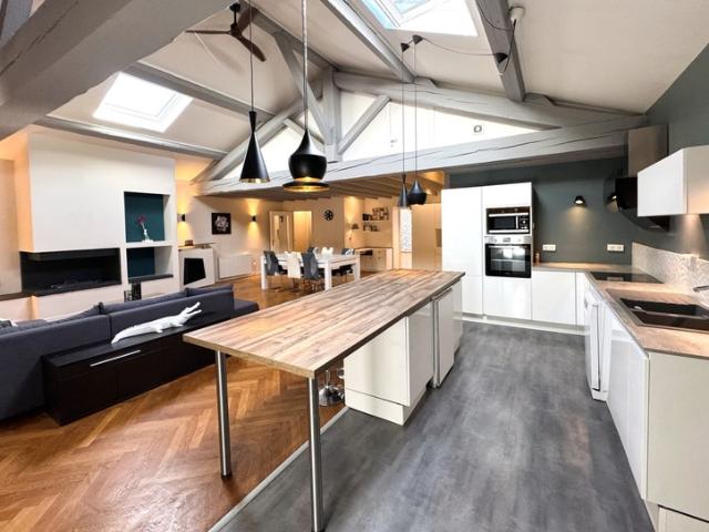 Appartement de caractère à vendre au cœur de Jonage 69 Esprit loft 160m²