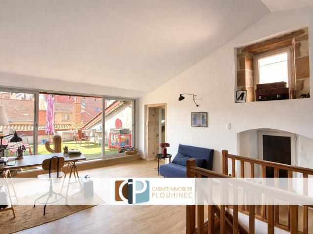 Appartement de caractère de 180 m2 avec terrasse et vue Saône Quais de Mâcon