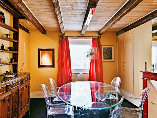 Appartement de caractère de 207 m2 en dernier étage avec vue