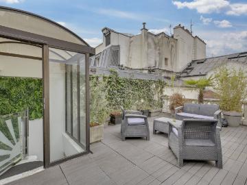 APPARTEMENT DE CARACTERE DERNIER ETAGE AVEC ASCENSSEUR TERRASSE DE 35M2