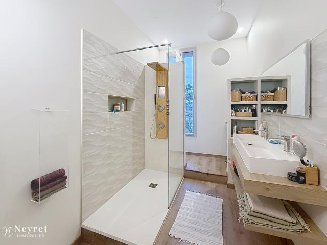 Appartement de charme de 229 m2 dans une maison bourgeoise Quartier Sainte Marie