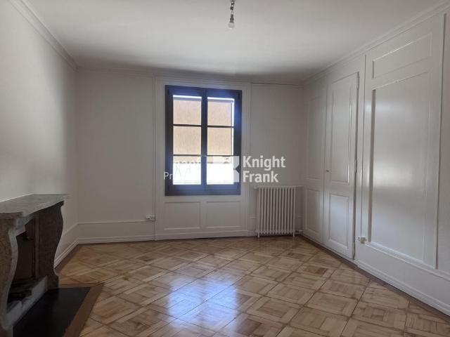 Appartement de charme entièrement rénové dans l'hypercentre avec vue jet d'eau