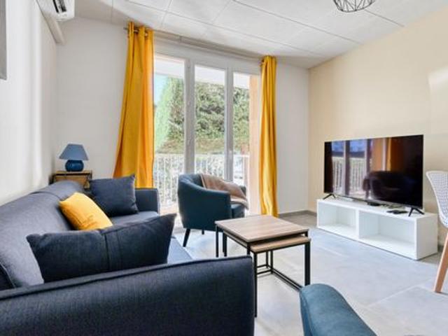 Appartement de Charme Entièrement Rénové 75 m² avec Balcon Résidence Sécurisée à Marseille