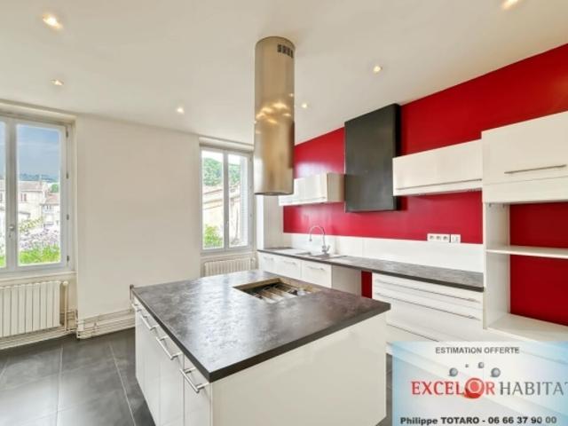 APPARTEMENT DE CHARME LUMINEUX AU CALME 3 CHAMBRES de 163 m