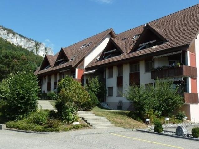 Appartement de charme, partiellement rénové, dans un emplacement central
