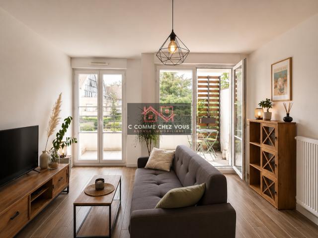 Appartement de deux pièces avec balcon et parking