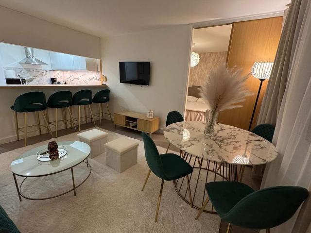 Appartement de luxe avec 1 chambre dans le 8ème arrondissement de Paris, 75008: 65 m² — #5197