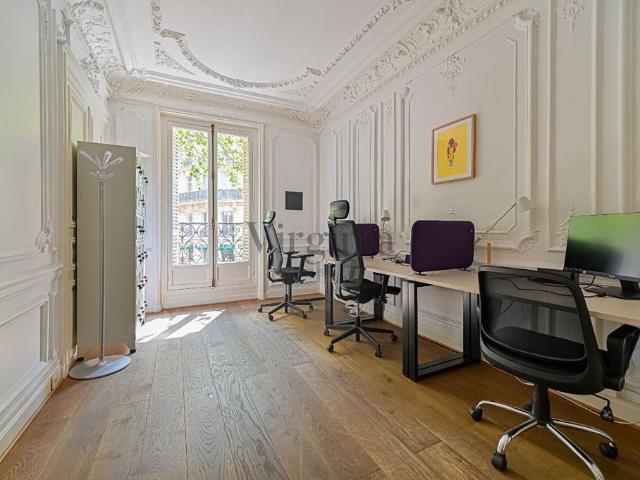 Appartement de luxe de 165 m2 en vente Champs Elysées, Madeleine, Triangle d’or, Paris, Île de France