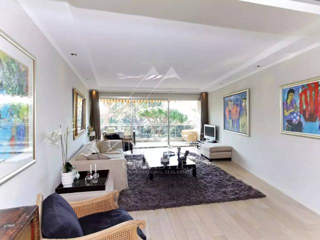 Appartement de luxe de 3 chambres en vente à Antibes, France