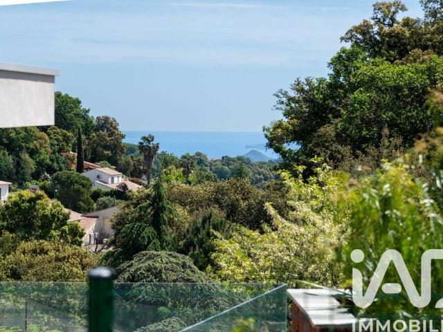 Appartement de luxe de 3 pièces en vente à Les Adrets de l'Estérel, France