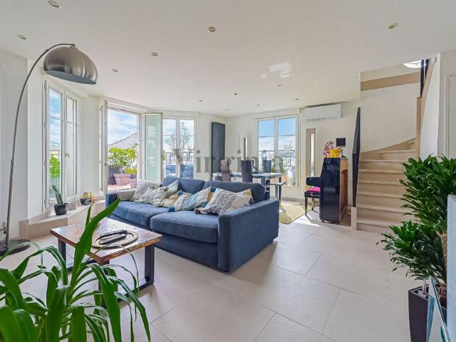 Appartement de luxe de 4 chambres en vente à Maisons Alfort, France