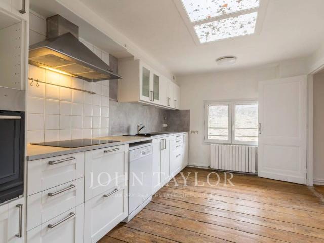 Appartement de luxe de 4 pièces en location à Bordeaux, Nouvelle Aquitaine