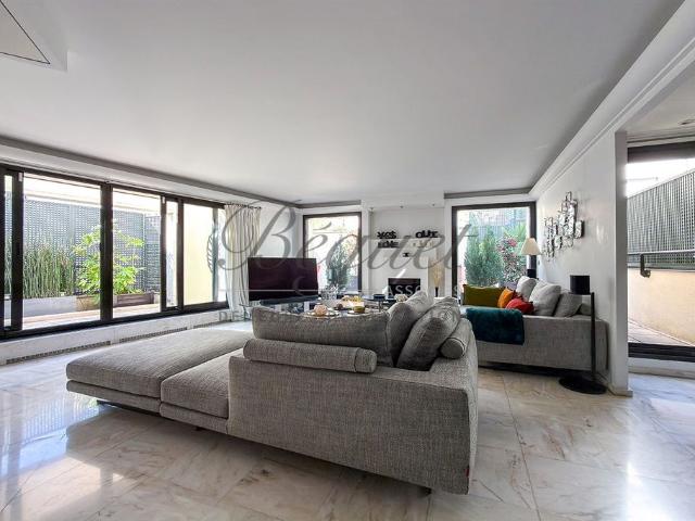 Appartement de luxe 2 chambres en vente à Boulogne Billancourt, France
