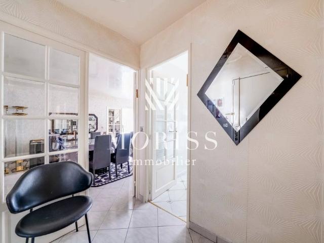 Appartement de luxe de 87 m2 en vente Buttes Chaumont, Villette, Bas Belleville, Paris, Île de France