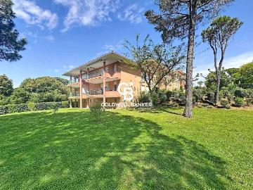 Appartement de luxe 2 chambres en vente à Saint Raphaël, Provence Alpes Côte d'Azur
