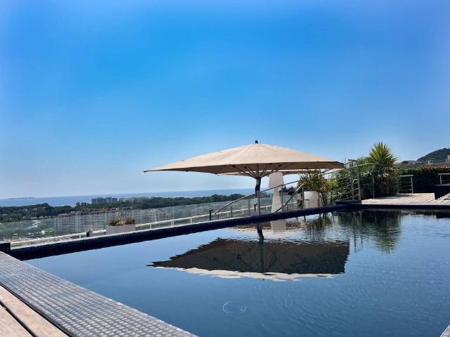 Appartement de luxe 3 chambres en vente à Mandelieu, Provence Alpes Côte d'Azur