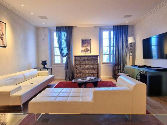 Appartement de prestige en vente place de lices, Saint Tropez, Var, Provence Alpes Côte d'Azur