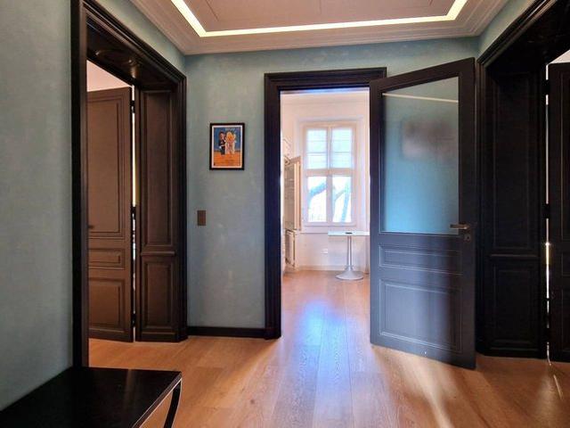 Appartement de prestige en vente place de lices, Saint Tropez, Var, Provence Alpes Côte d'Azur