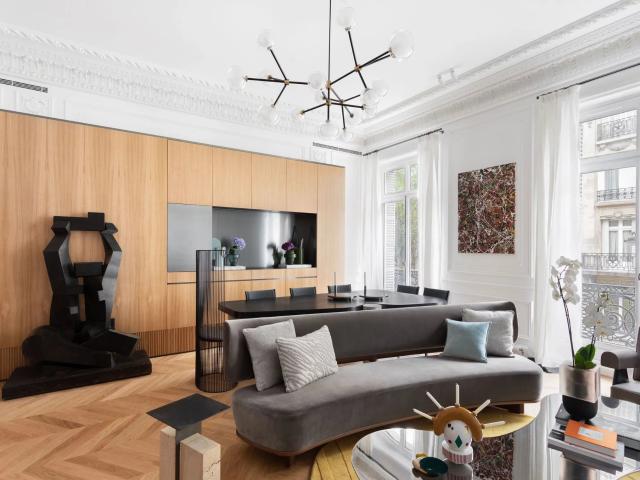 Appartement de prestige en plein coeur du Triangle d'or à Pa