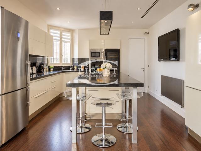 APPARTEMENT DE RÉCEPTION DE GRAND STANDINGCatherine PiguetAlma Immobilier